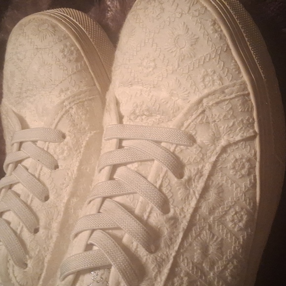 Blowfish White Floral Print Sneakers - Picture 4 of 4